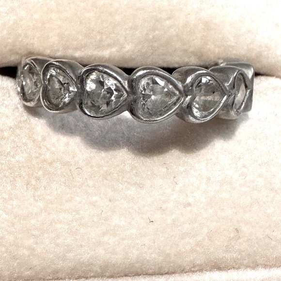 ✨ Beautiful Vintage .925 Sterling Silver and Pave Crystal Heart Eternity Ring - Picture 1 of 16